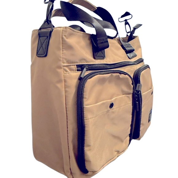 THE CARGO CATCHALL TOTE CAMEL with Black Accents in new conditions, screen pad - Picture 14 of 14